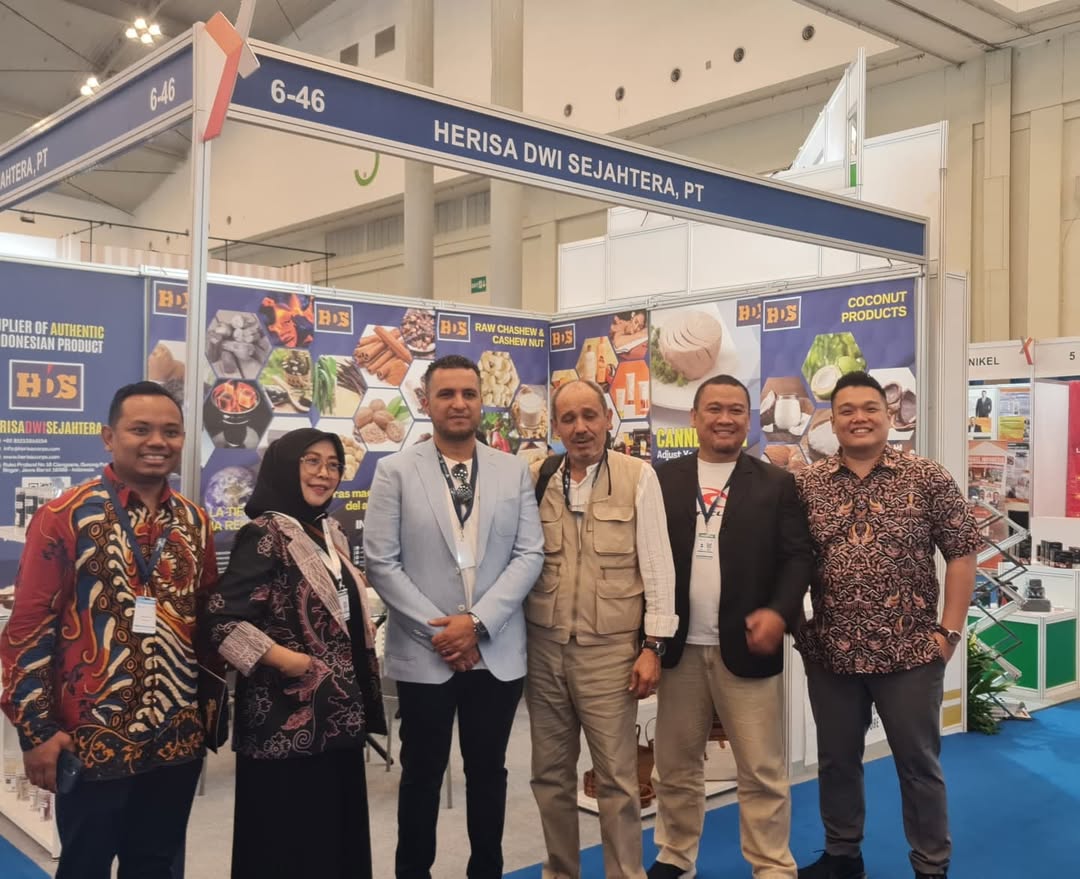 Buyer and Libya Embassy @ TEI2024.jpg